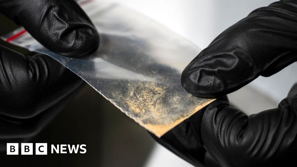 Nitazenes: Teesside addict speaks as street drugs spiked - BBC News