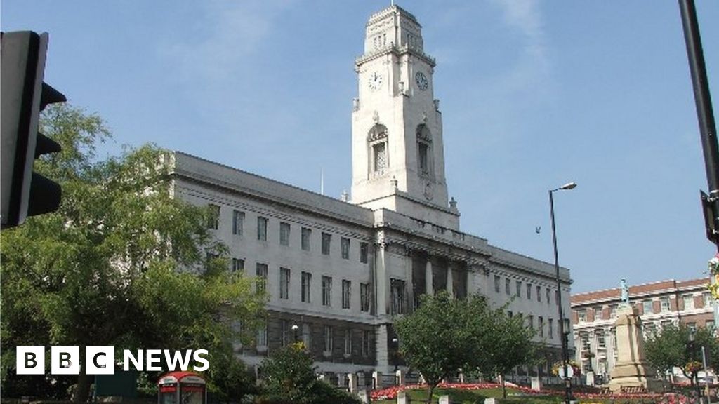 Barnsley Council ignored carer's grooming concerns BBC News