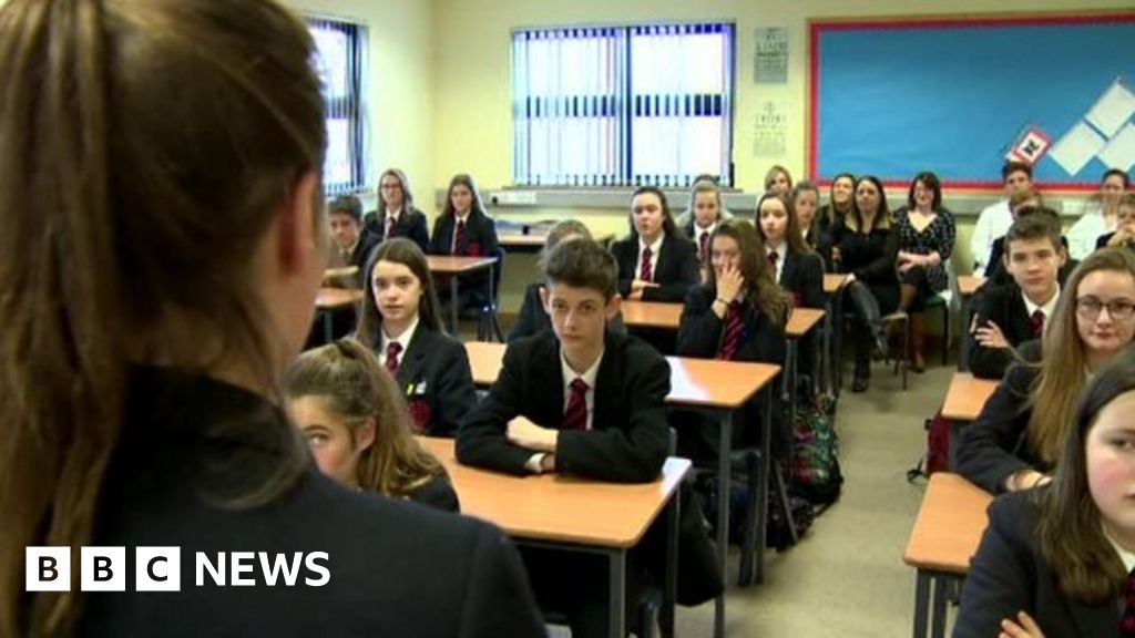 Pupils Give Teachers Online Safety Lessons - BBC News