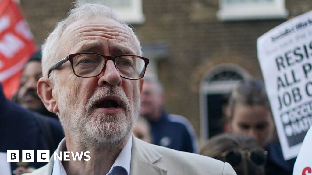 RMT chief Mick Lynch offers Jeremy Corbyn basic election backing