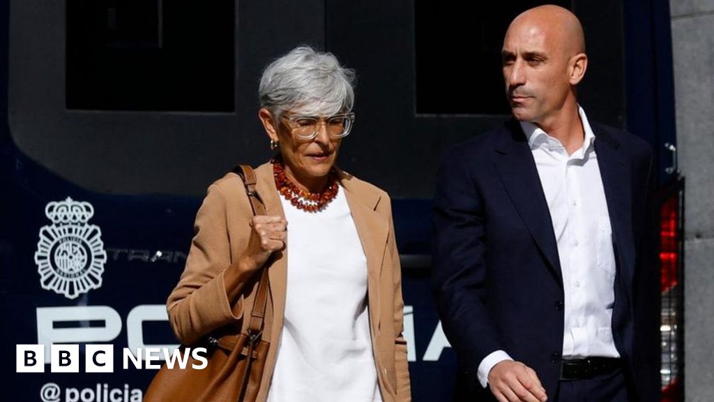 Luis Rubiales comparece ante el tribunal español por el beso en la Copa del Mundo de Fútbol Femenino