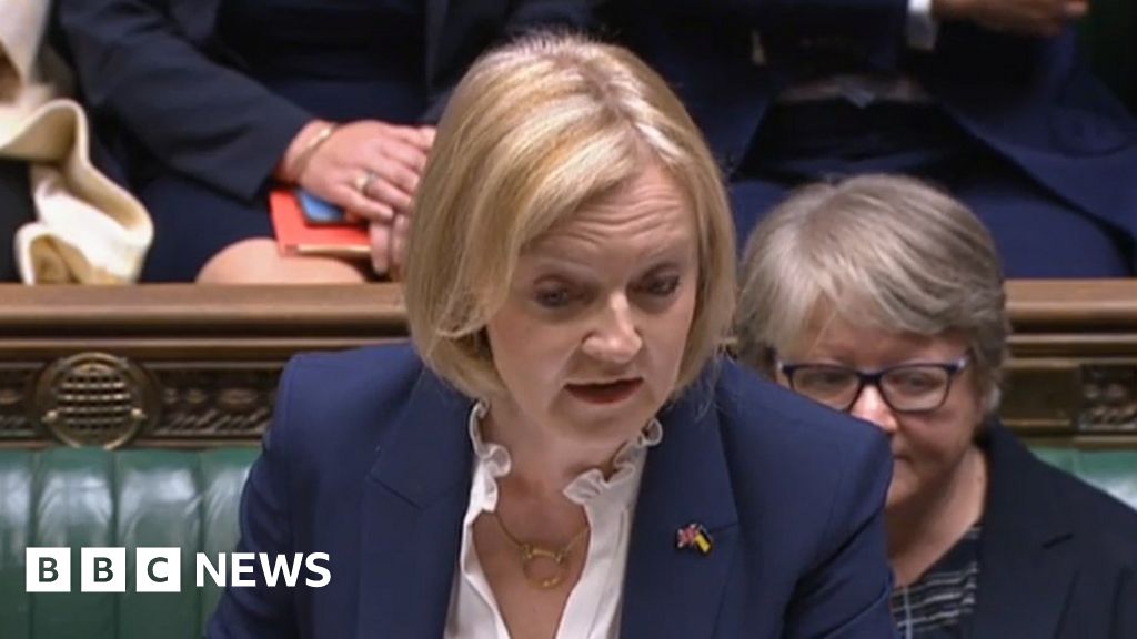PMQ: Workers will pay for energy firm profits, Starmer tells Liz Truss