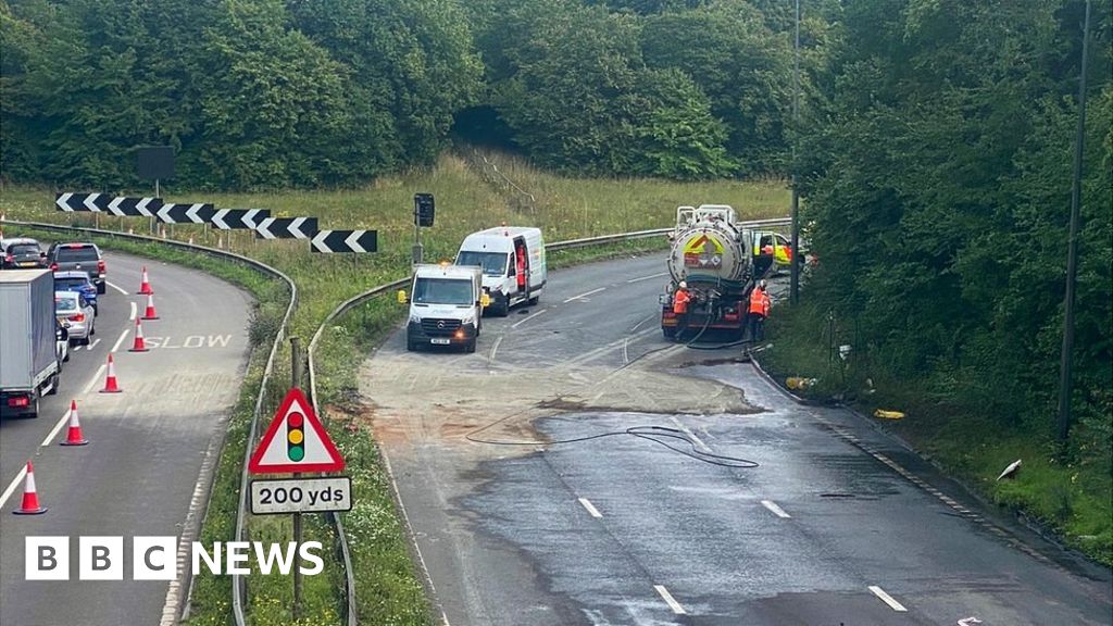 M32 reopens near Bristol after lorry overturns BBC News