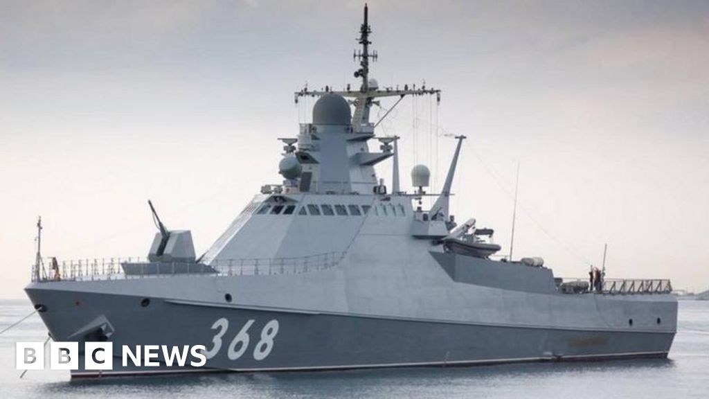 Война в Украйна: Руски кораб е повреден при нападение с дрон в Черно море, казва Киев