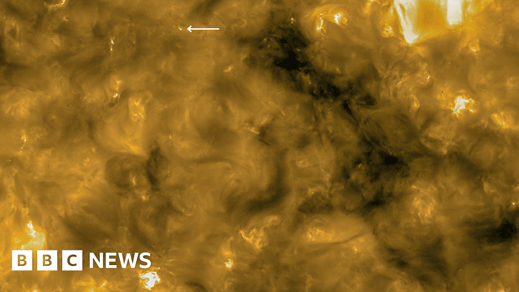 Solar Orbiter: Sun probe's first images reveal small 'camp fires'
