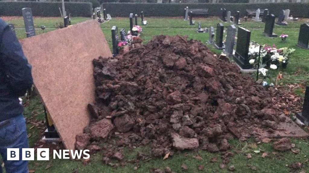 洋楽 Septic grave / caput mortuum Mud dumped on grave of champion motorcyclist Daniel Hegarty