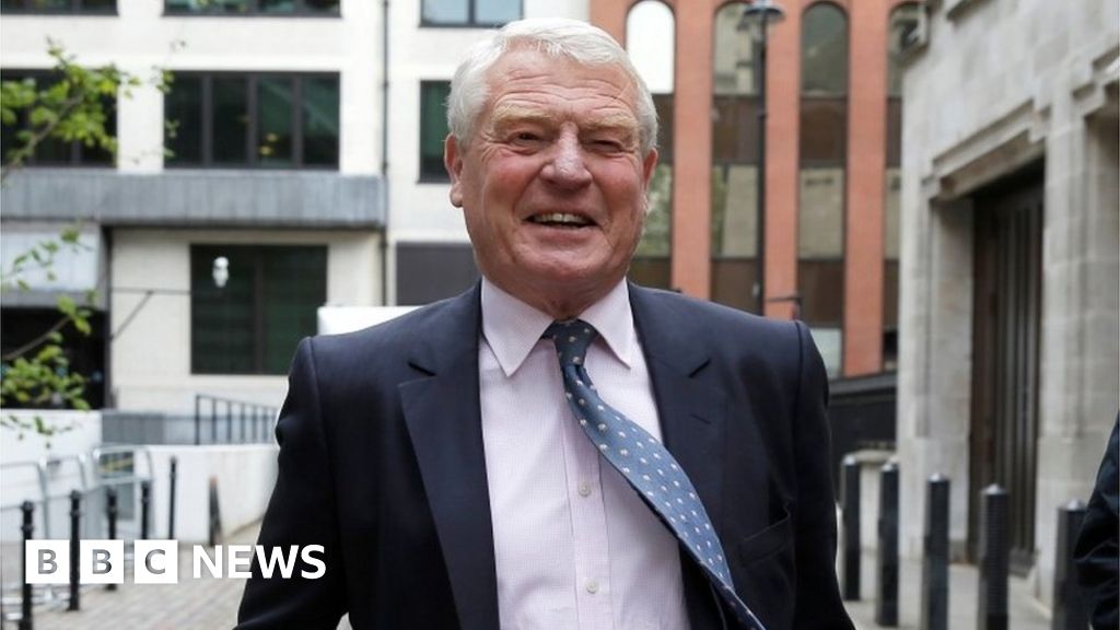 Lord Ashdown was 'simply Paddy' in Norton-sub-Hamdon - BBC News