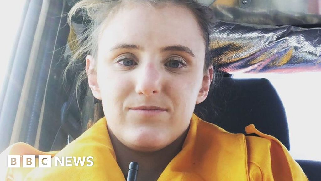 Australia Fires Pregnant Firefighter Defends Decision To Fight Fires