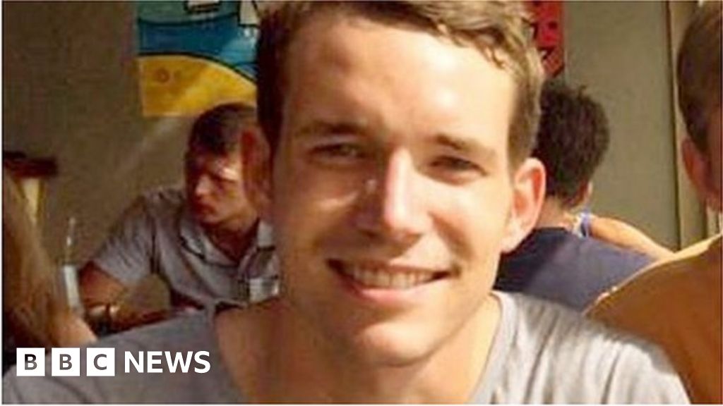 Thailand murder victim David Miller awarded degree - BBC News