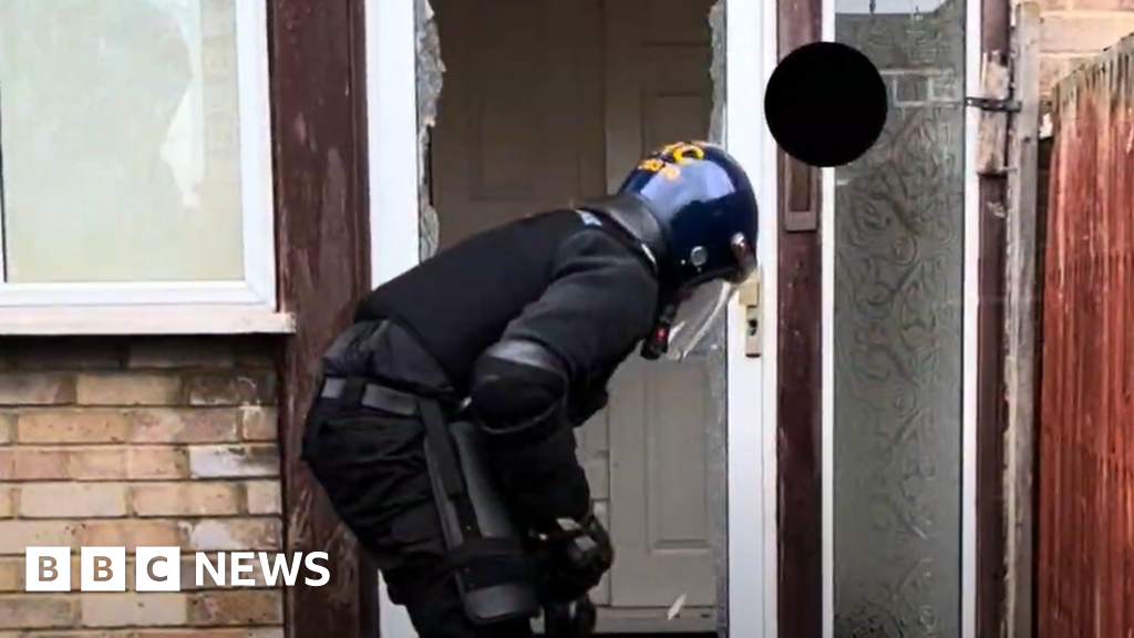 Hampshire Cannabis Factory Found In Basingstoke House 9531