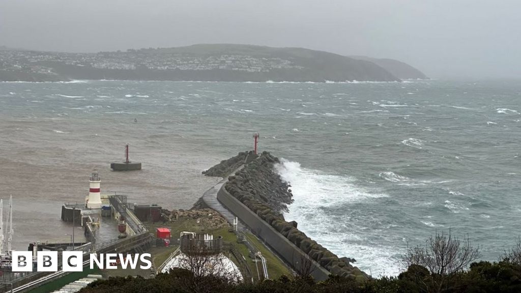 Ferries Resume Amid Isle Of Man Flood And Overtopping Warnings - BBC News