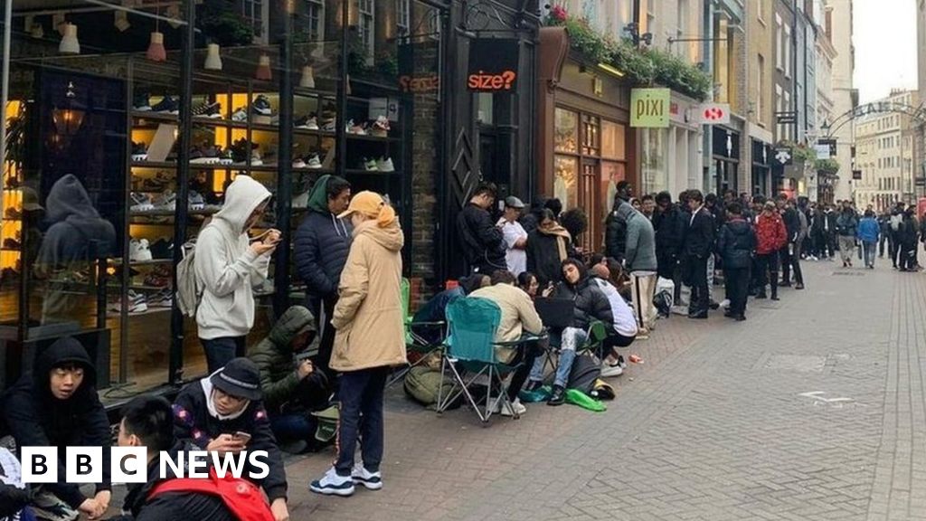 Yeezys: Thousands queue through night for Kanye West trainers