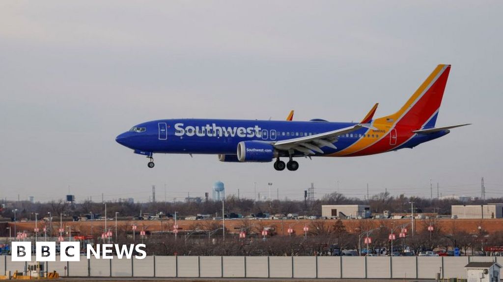 Southwest and FedEx planes nearly collide at Texas airport