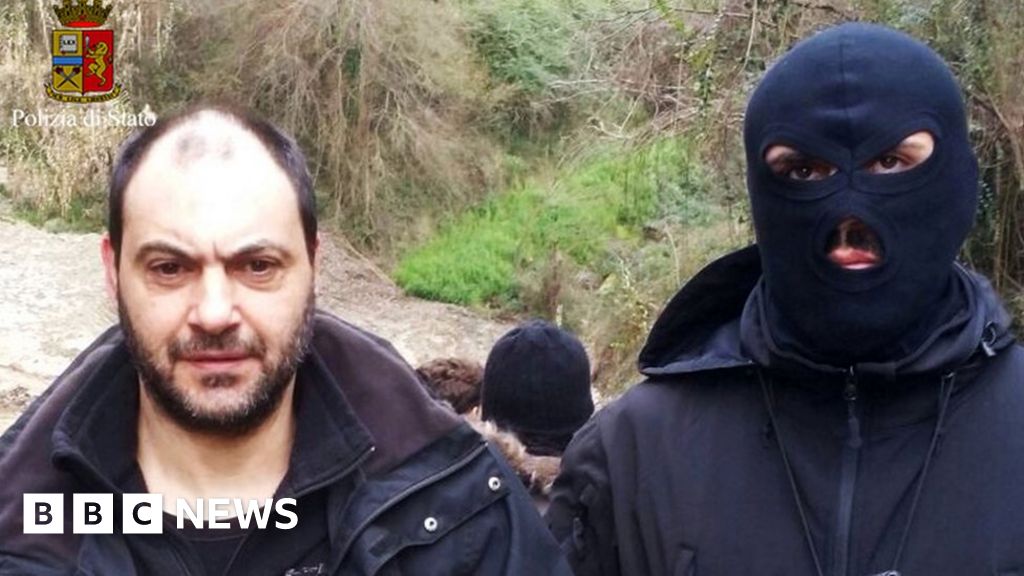 Two Italy Ndrangheta Mafia Bosses Found In Bunker Bbc News