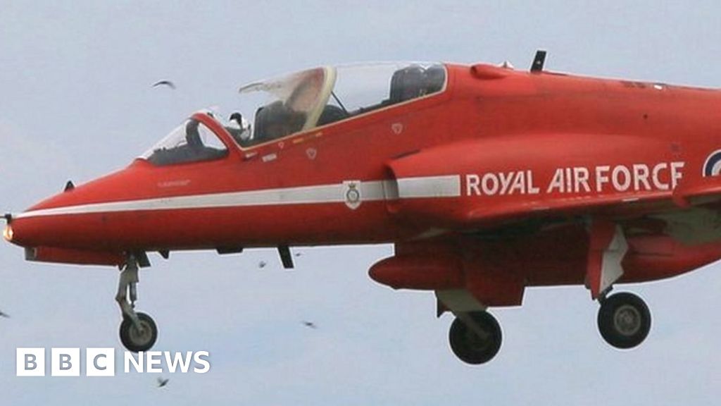 Red Arrows jet's cockpit canopy smashed by bird at Rhyl Airshow