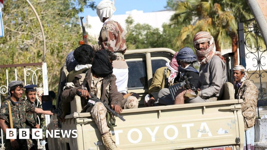 Yemen Conflict Saudi Led Coalition Ends Ceasefire Bbc News 