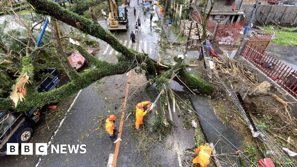 typhoon-goni-philippines-hit-by-years-most-powerful-storm