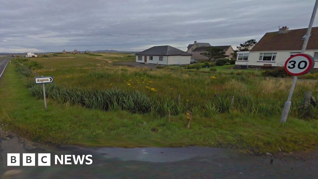 Elderly pedestrian killed in road crash on Isle of Lewis thumbnail