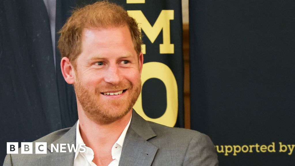 Princ Harry neuvidí krále během své návštěvy Spojeného království kvůli „plnému programu“