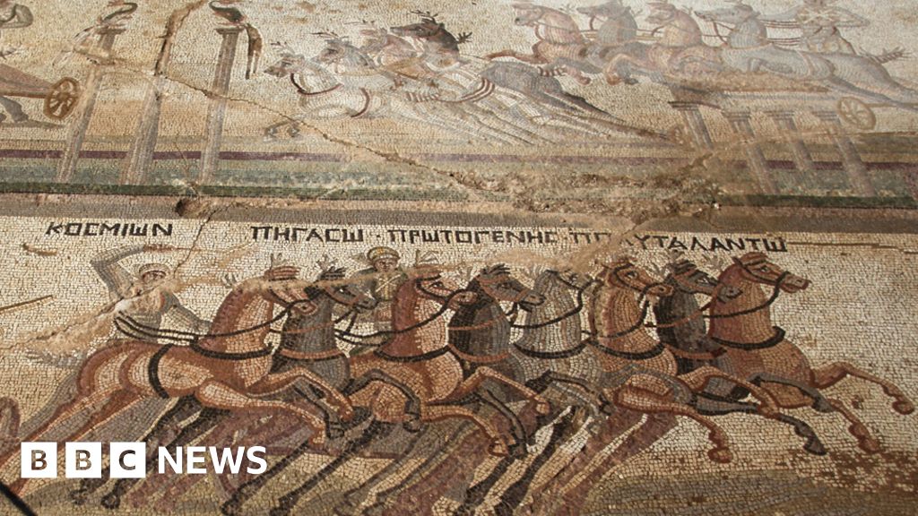 Cyprus reveals rare Roman horse race mosaic in Akaki - BBC News