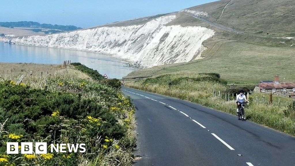 agency-paid-70k-to-cut-isle-of-wight-highways-deal-costs-bbc-news