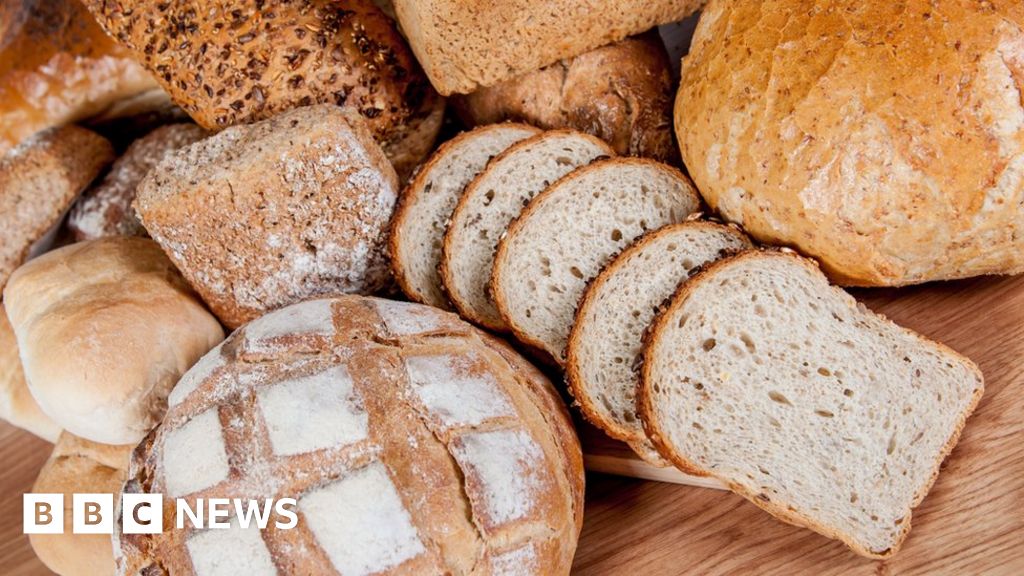 Folic acid in flour too low to prevent birth defects, scientists say