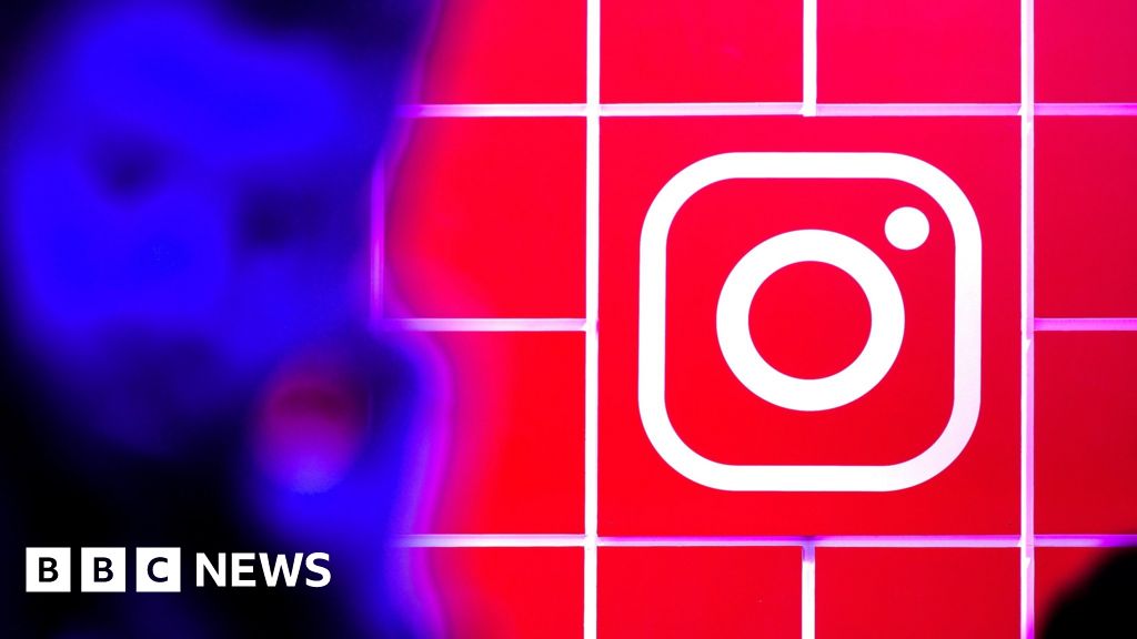War in Ukraine: Instagram banned in Russia over 'calls to violence' - BBC  News