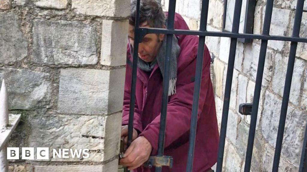 York Bar Walls keeper hands in keys after 40 years