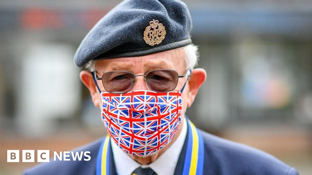 In pictures Two minutes' silence to mark Armistice Day BBC News