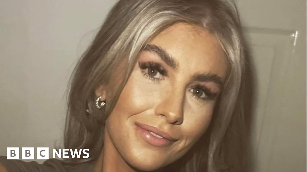 Merthyr Tydfil crash Police manhunt after woman, 25, dies