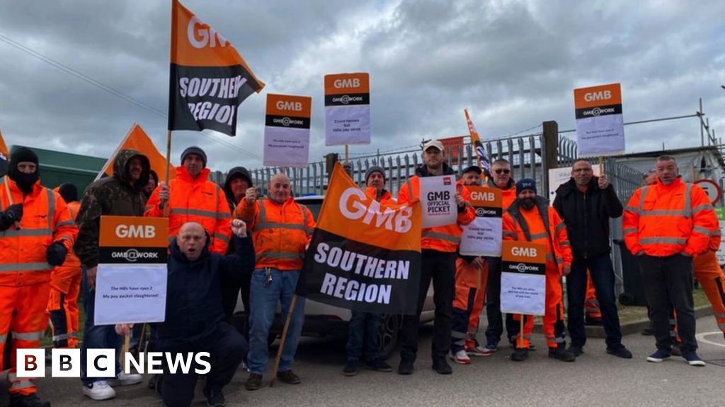 Wiltshire bin strike picket line behaviour 'shameful'