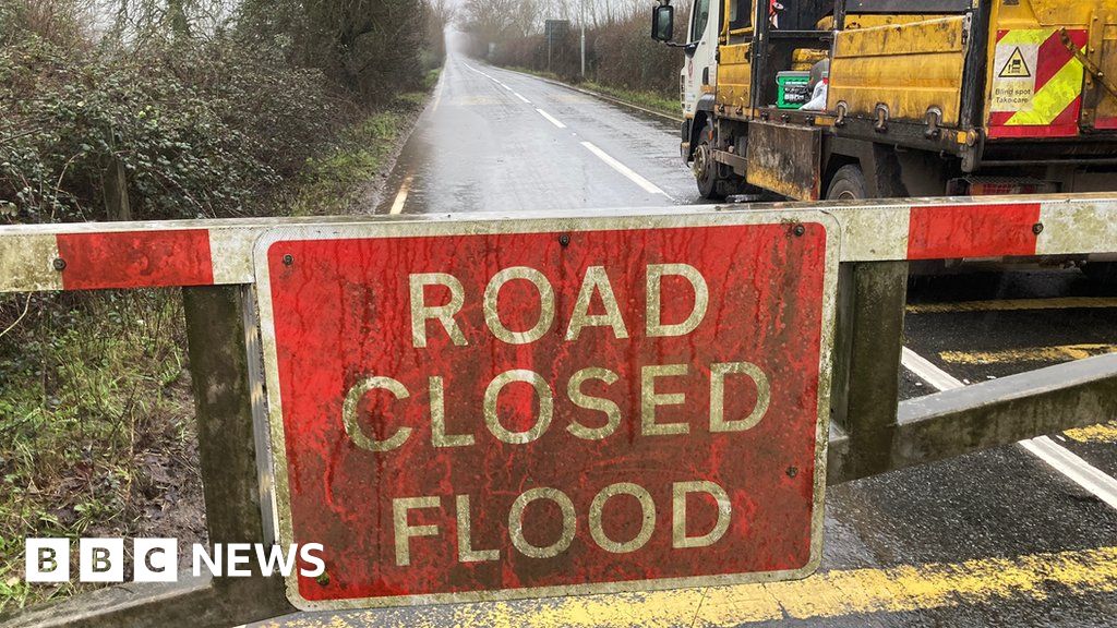 A361 closure Major Somerset route shut after flood warnings BBC