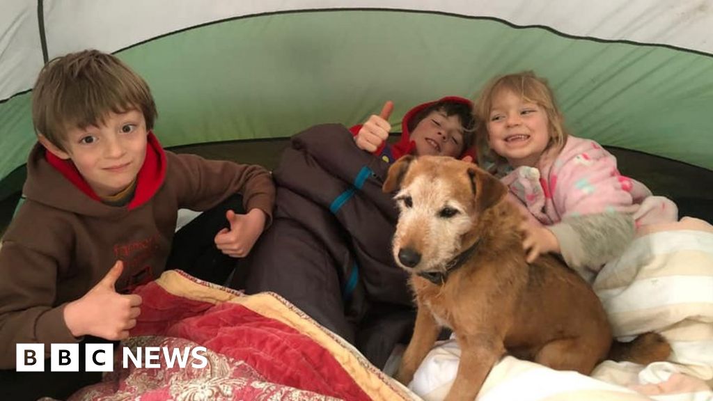 Max Woosey tent camp-out sees 1,000 children take part - BBC News