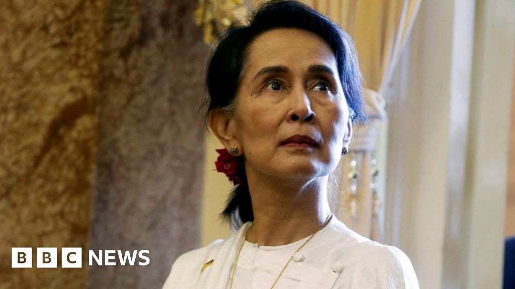 Canada MPs vote to revoke Suu Kyi honour
