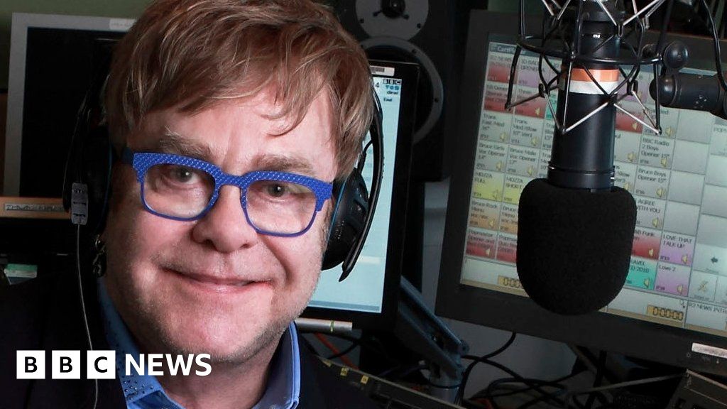 Elton John on Record Store Day 'Vinyl just sounds better' BBC News