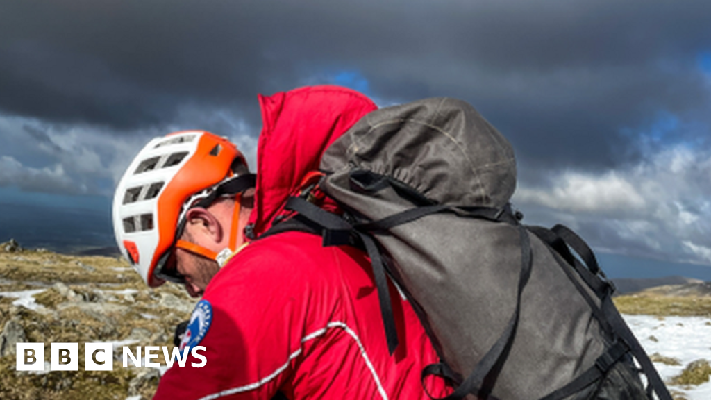 Llanberis mountain rescuers face burnout after busiest year - BBC