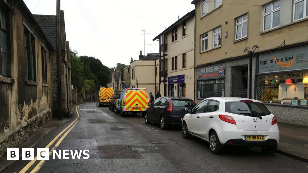 Chemical alert after man found dead in Bath - BBC News