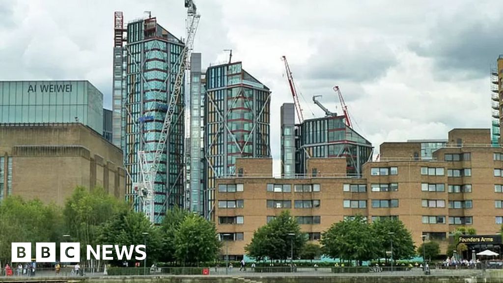 Tate Modern: Flat owners win viewing platform privacy case