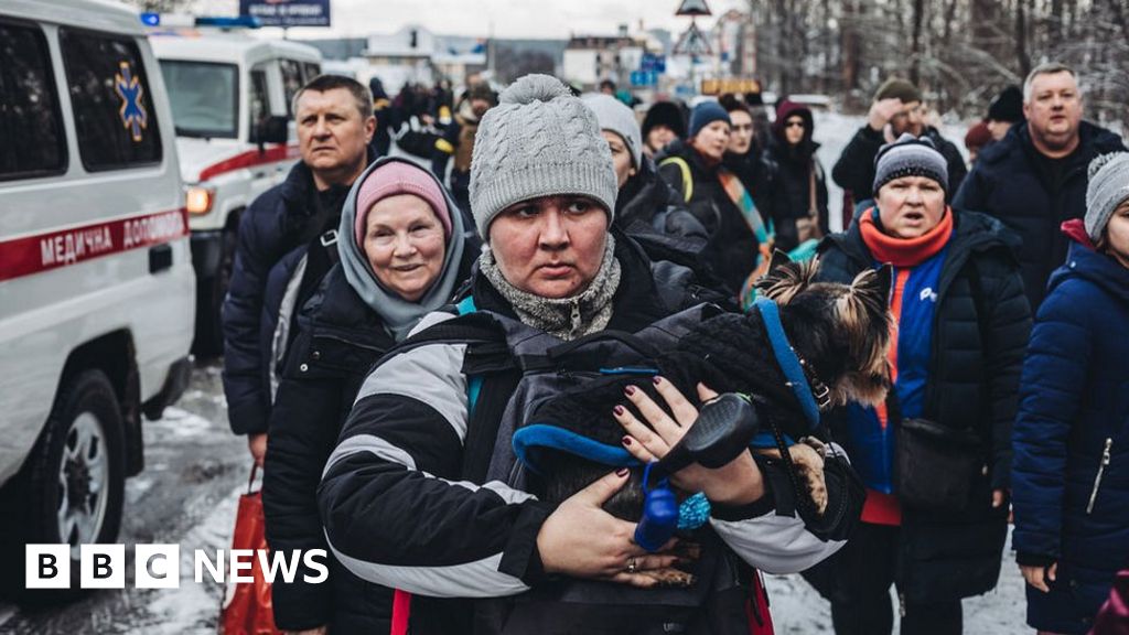 Ukraine civilians flee towns near Kyiv after more Russian