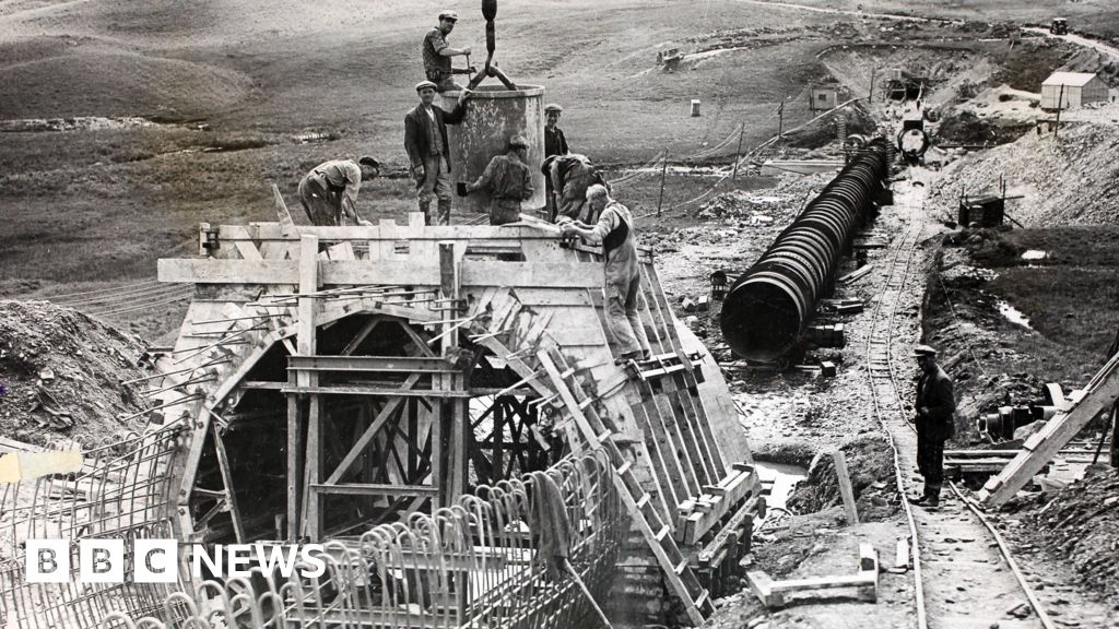 The Galloway hydro energy scheme that moved a castle BBC News