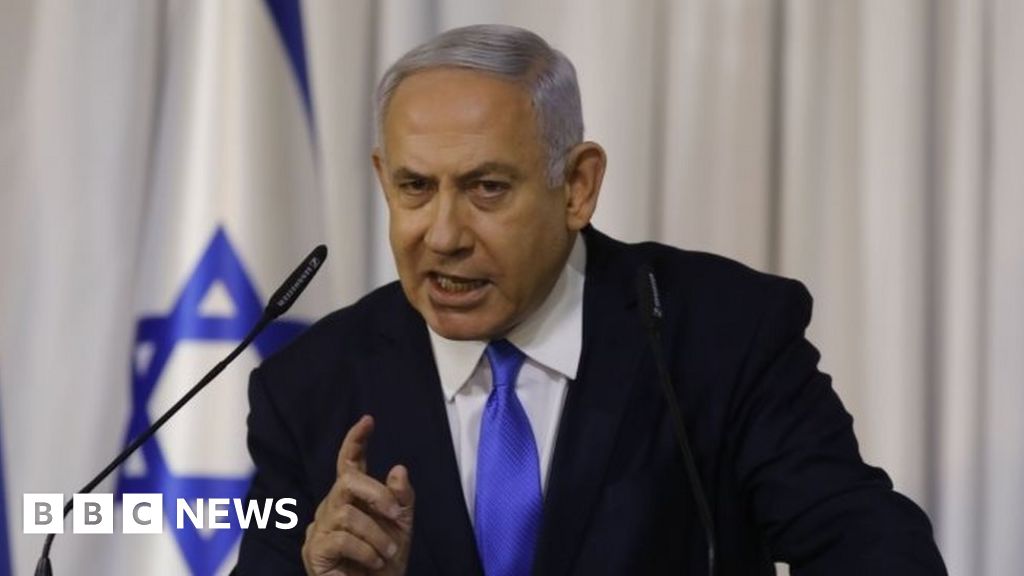 Benjamin Netanyahu: Israel PM faces corruption charges - BBC News