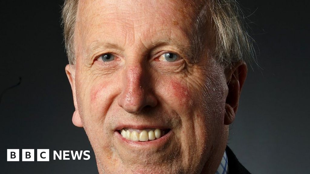 Spelthorne council leader Robert Watts dies in fire BBC News