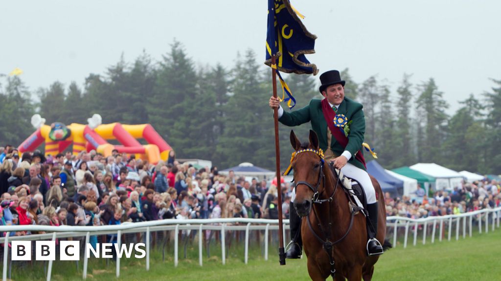 Hawick kicks off Common Riding season BBC News