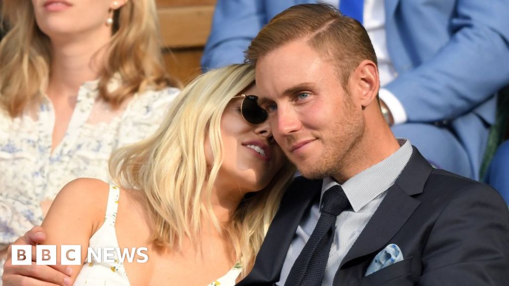 Stuart Broad and Mollie King announce pregnancy