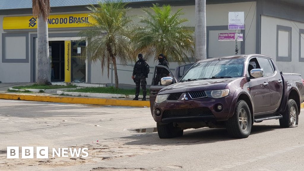 Hostages die in foiled Brazil bank raids