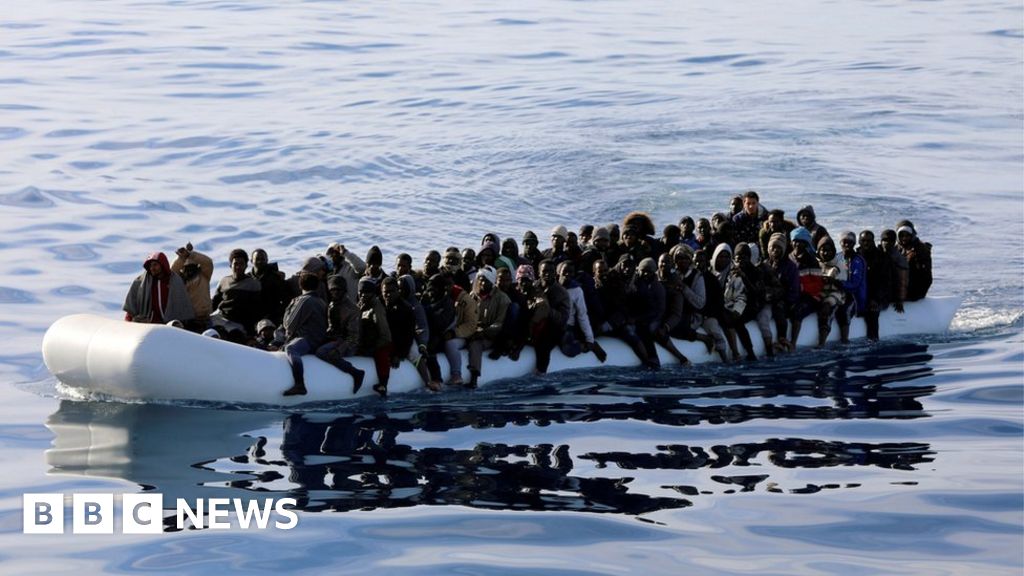 Migrant crisis: Scores drown off Libyan coast