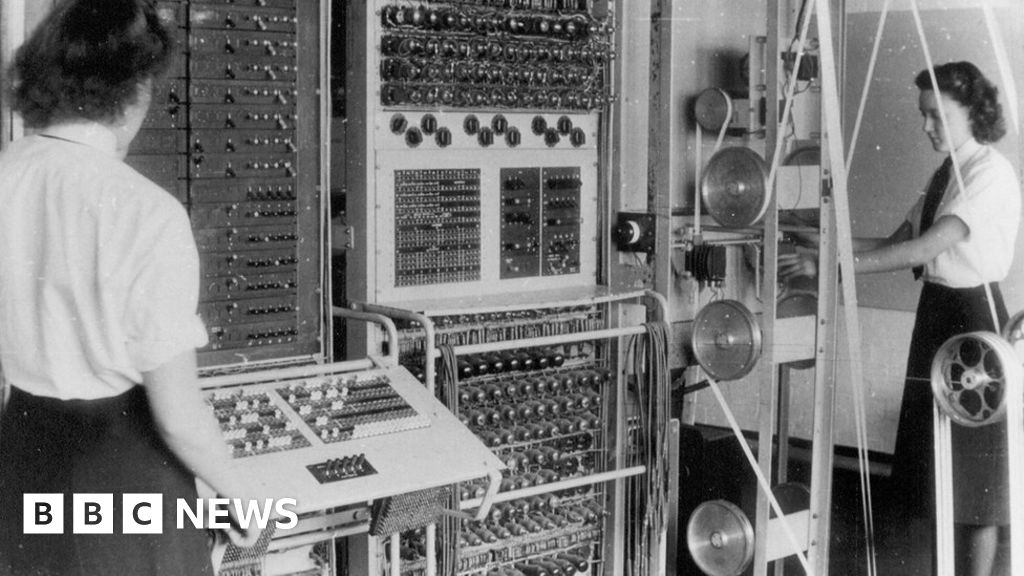 Bletchley Park: New crisis for code-breaking hub