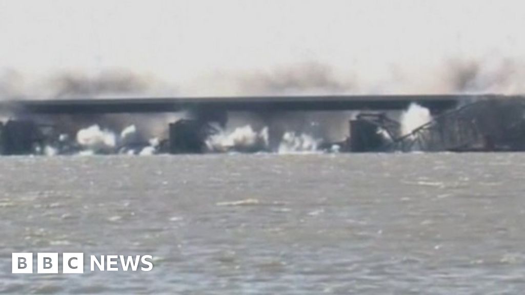 Moment Oklahoma bridge demolished BBC News