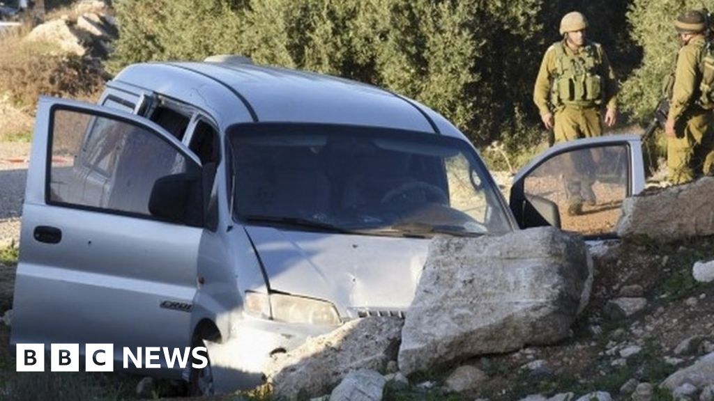 Israelis killed in West Bank as Palestinians shot dead - BBC News