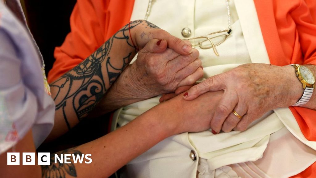 Right to unpaid leave for carers set to become law
